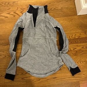 Lululemon black and white pullover